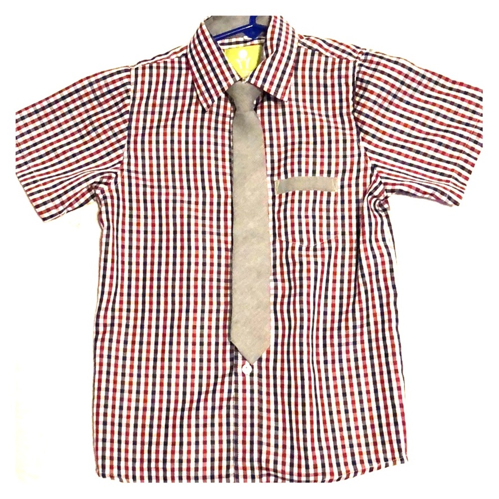 Checkered Short sleeve button down with silver tie